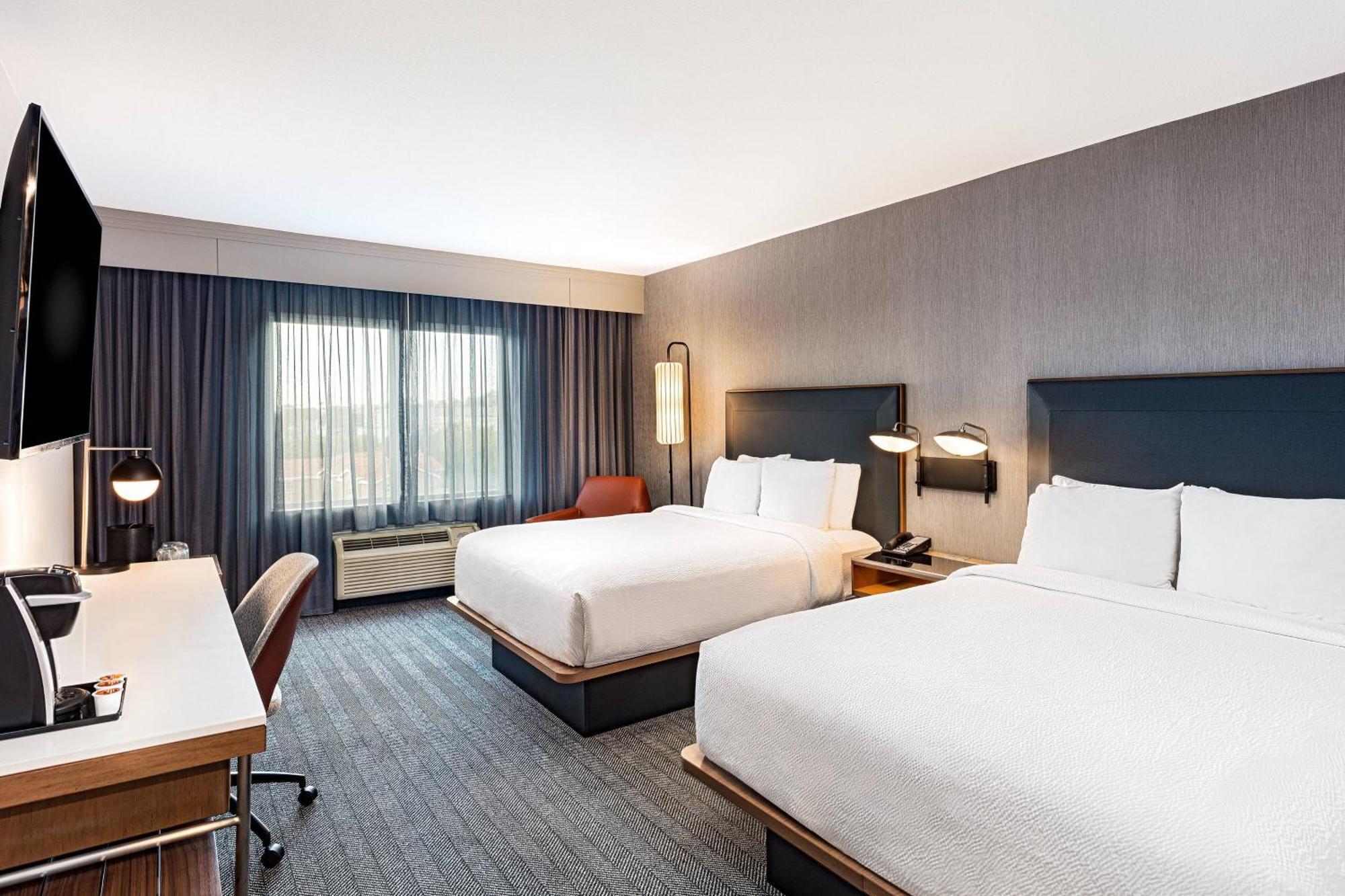 Courtyard By Marriott Anaheim Resort/Convention Center Exterior photo