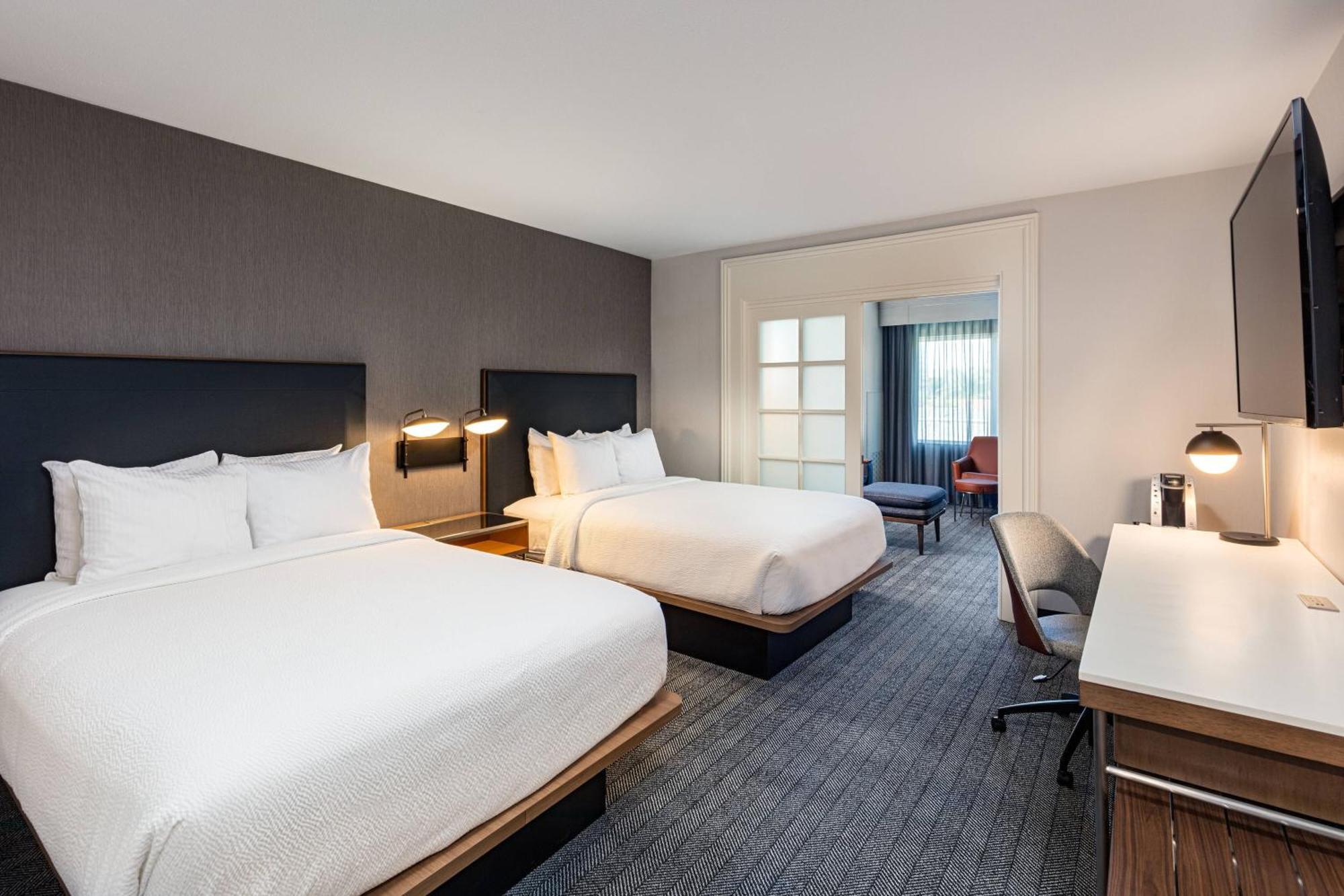 Courtyard By Marriott Anaheim Resort/Convention Center Exterior photo