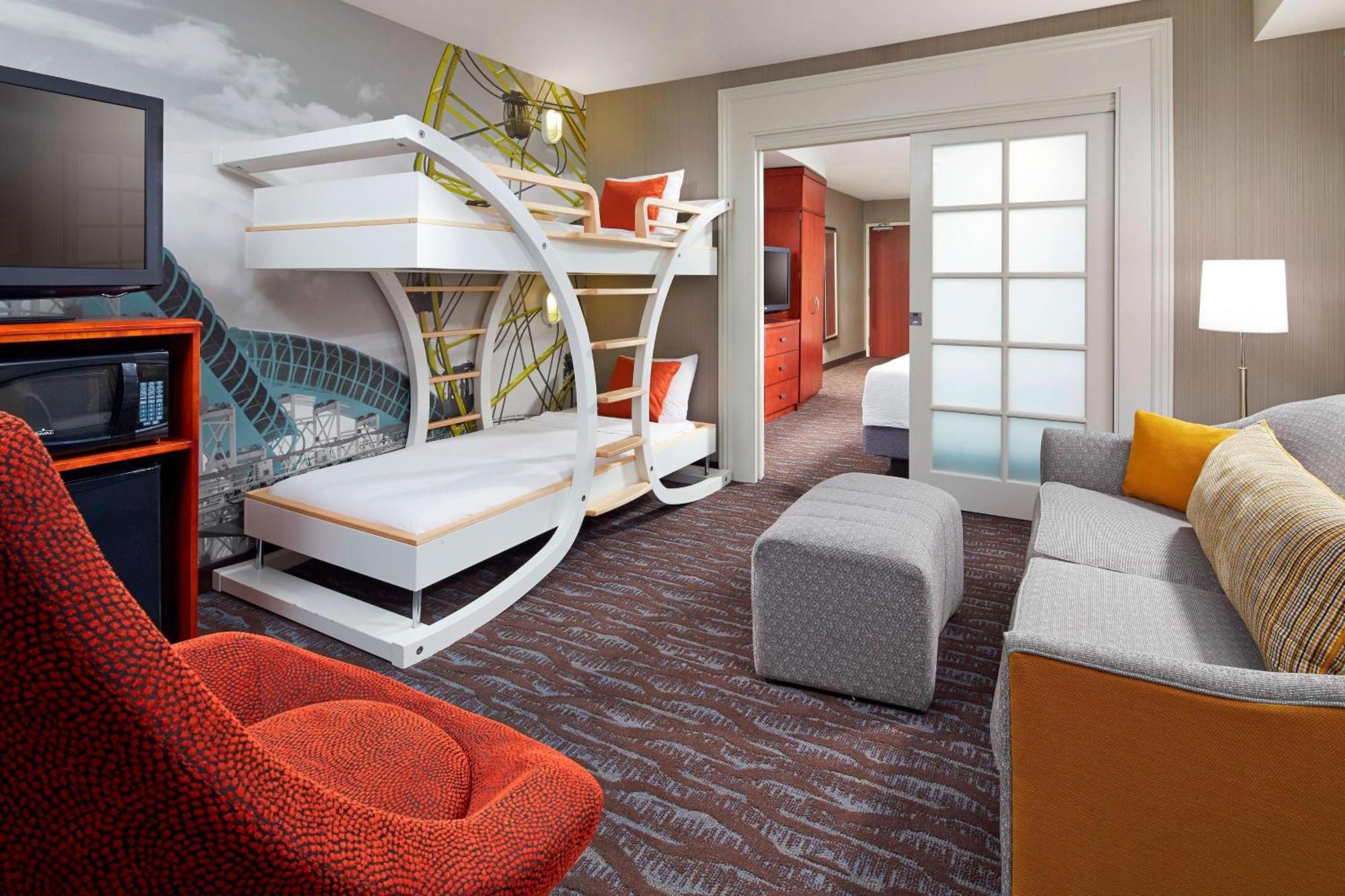 Courtyard By Marriott Anaheim Resort/Convention Center Exterior photo