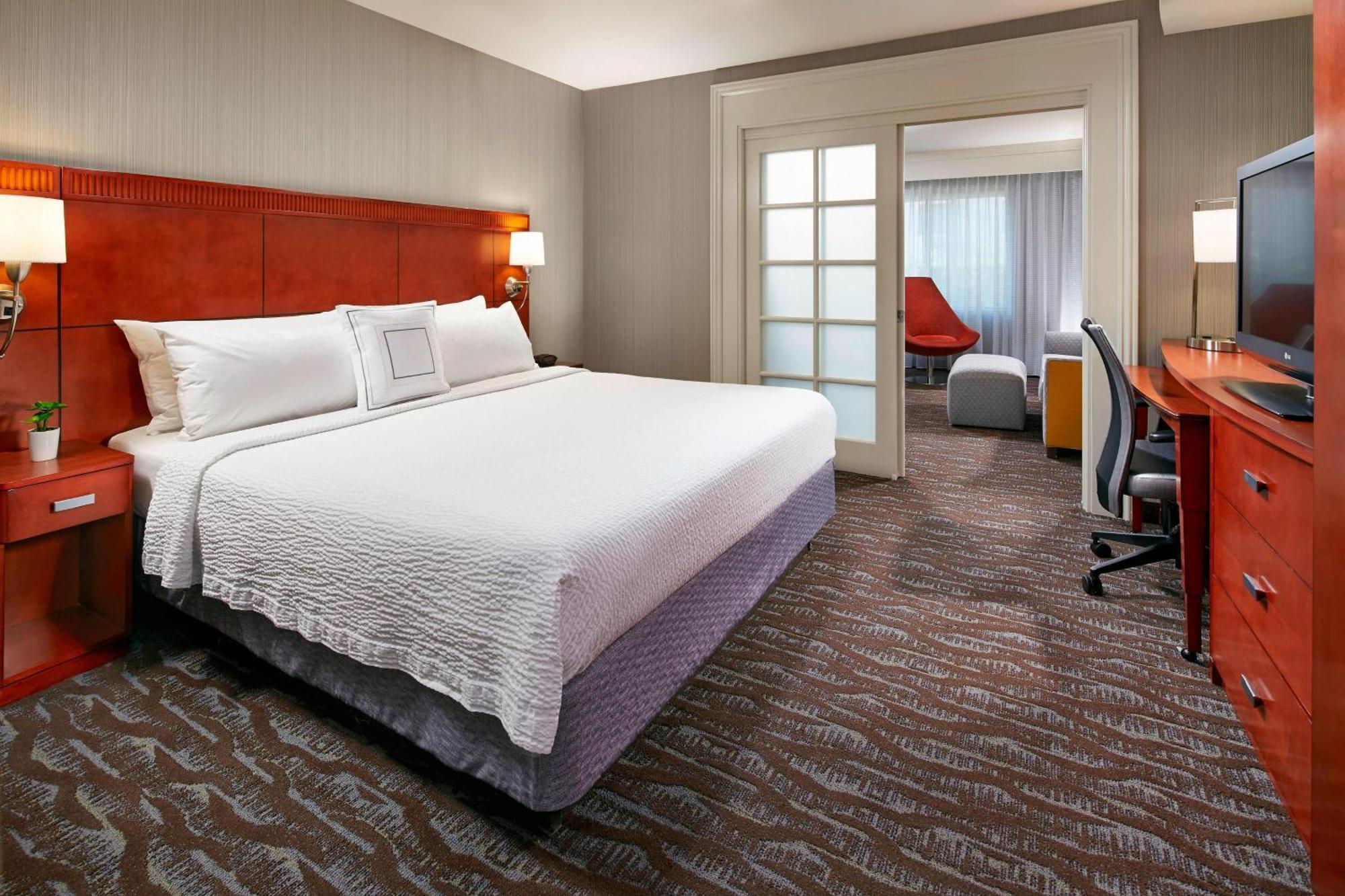 Courtyard By Marriott Anaheim Resort/Convention Center Exterior photo