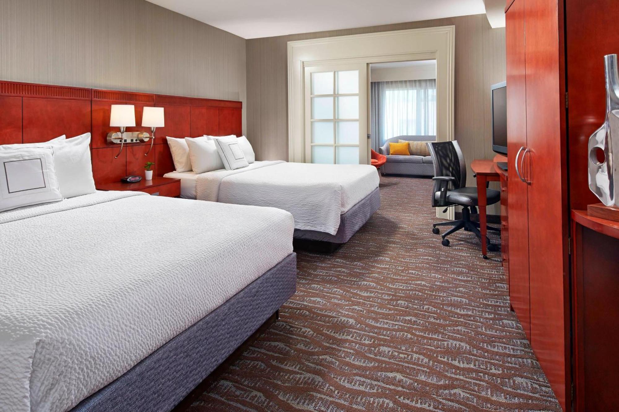 Courtyard By Marriott Anaheim Resort/Convention Center Exterior photo