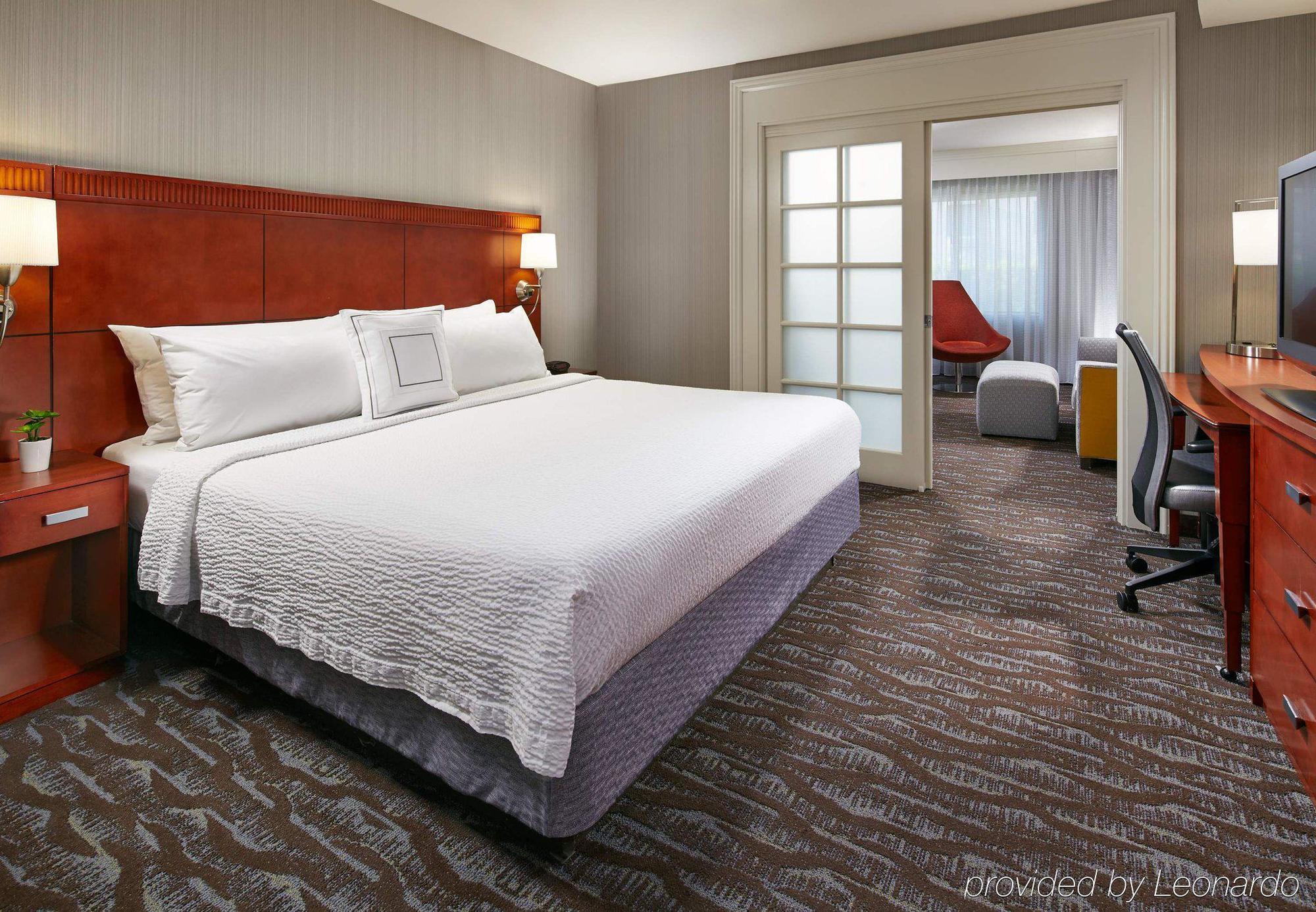 Courtyard By Marriott Anaheim Resort/Convention Center Exterior photo