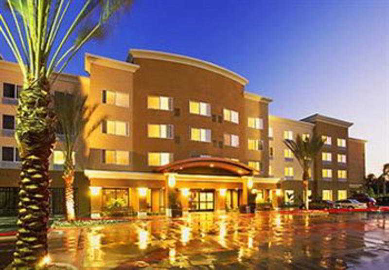 Courtyard By Marriott Anaheim Resort/Convention Center Exterior photo
