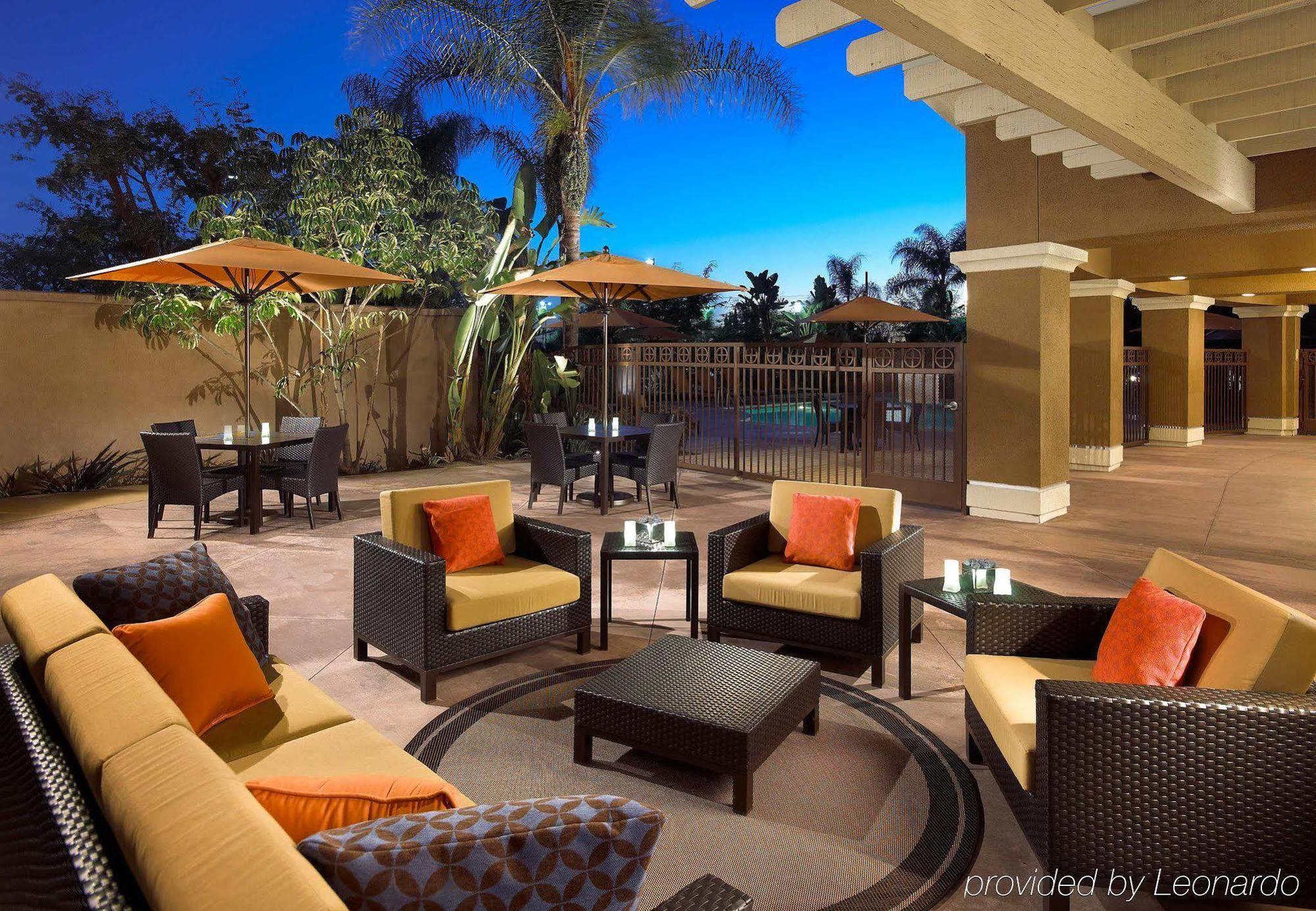 Courtyard By Marriott Anaheim Resort/Convention Center Exterior photo