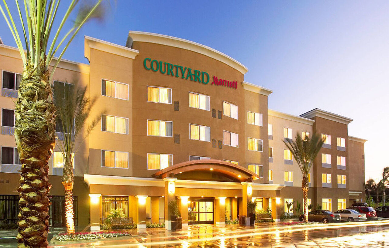 Courtyard By Marriott Anaheim Resort/Convention Center Exterior photo